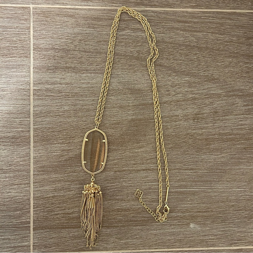 SOLD!! Kendra Scott Rose Gold Rayne necklace